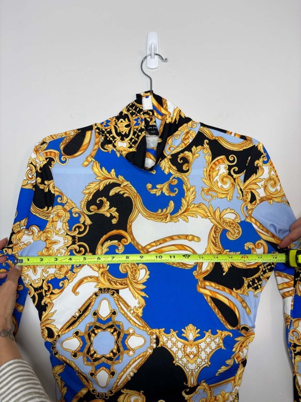 Boston Proper Blue Gold Baroque Ruched Mock Neck Long Sleeve Top Size Small - Picture 9 of 9